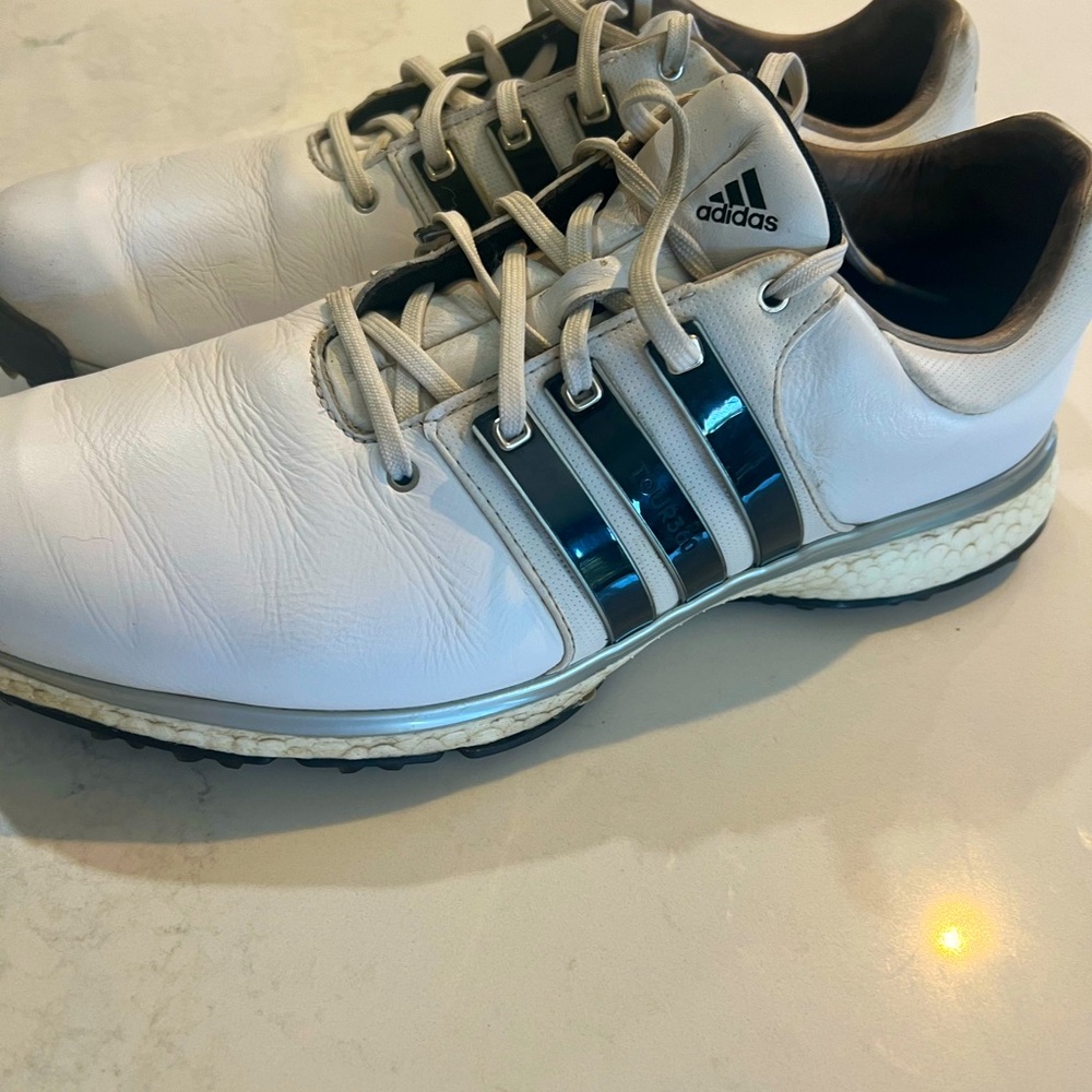 Men’s golf shoes, size 10.5